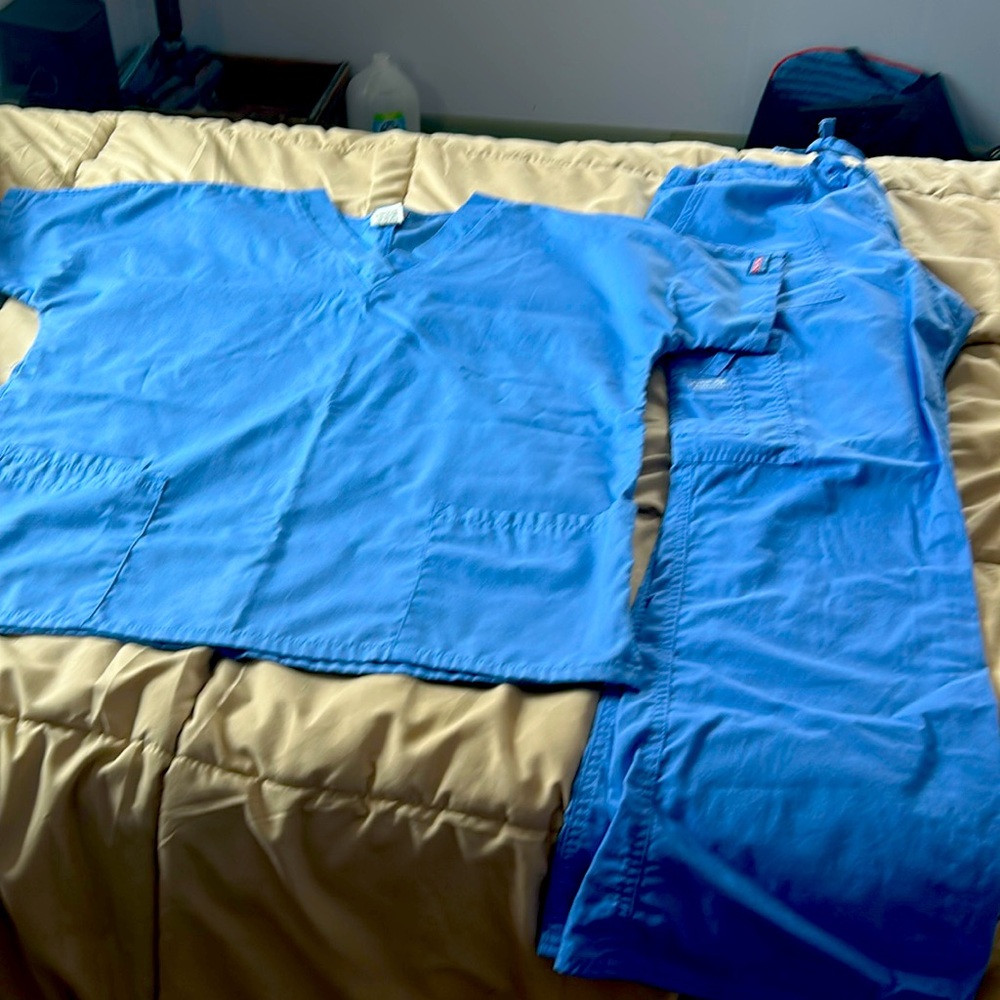 Cherokee scrub set